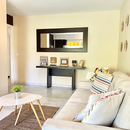 Les Glycines מנטון