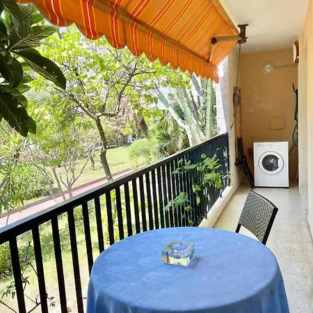 Les Glycines * マントン