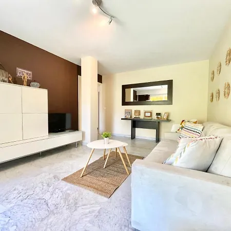 Les Glycines マントン