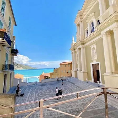 Les Glycines * マントン