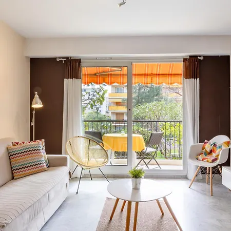 Les Glycines דירה