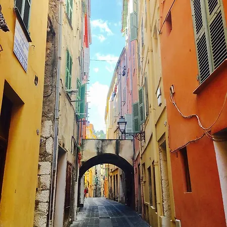 Les Glycines * מנטון