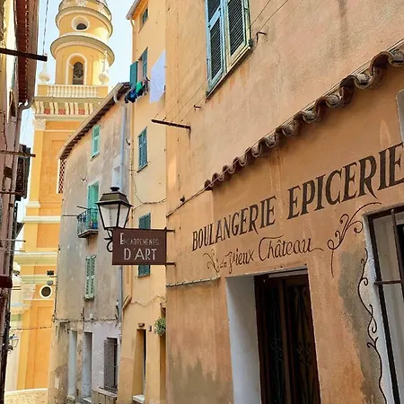 Les Glycines マントン