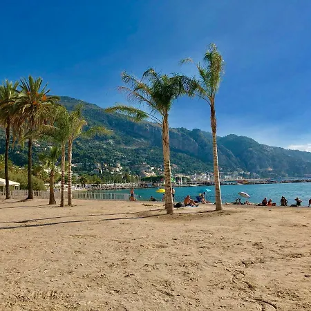 Les Glycines アパート *