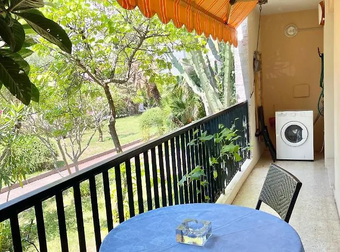 Les Glycines * Menton