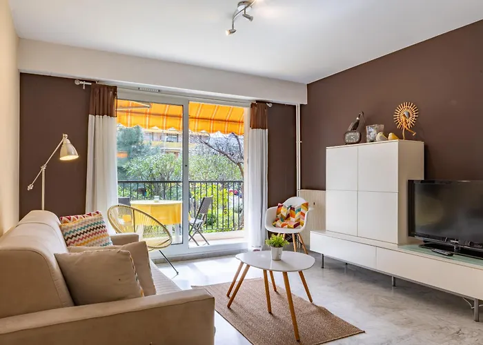 Les Glycines * Menton