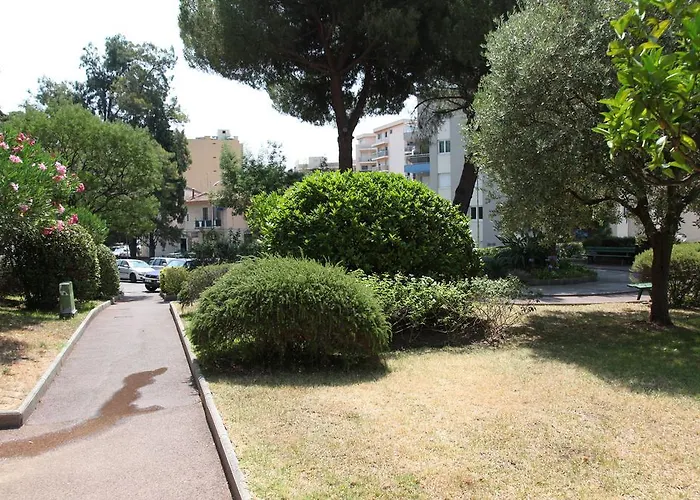 Les Glycines Menton